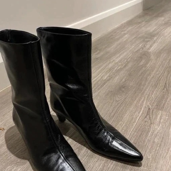 Massimo Dutti Shoes - Massimo Dutti Glossy Black Heeled Boots